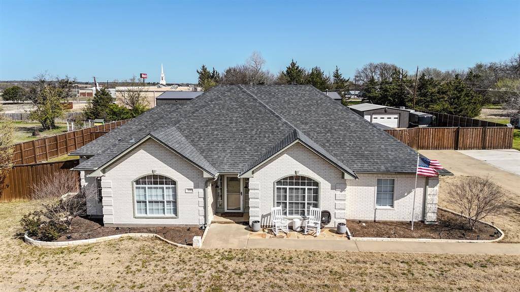 514 Preston Drive, Pottsboro, TX 75076