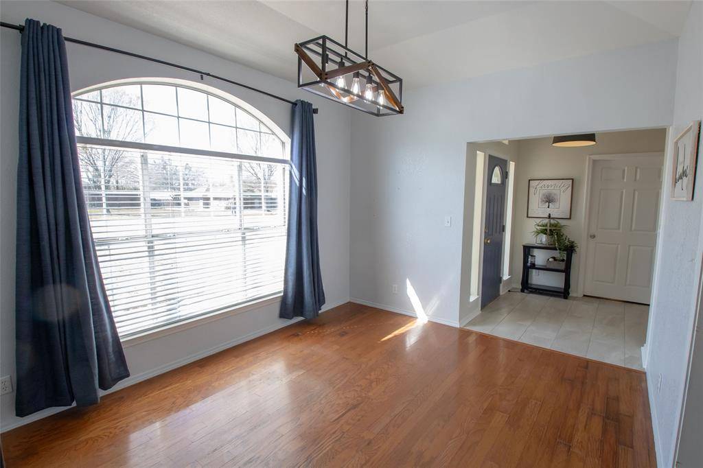 514 Preston Drive, Pottsboro, TX 75076