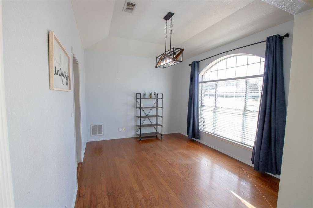 514 Preston Drive, Pottsboro, TX 75076