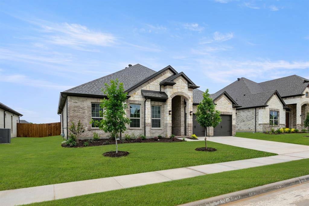409 Daybreak Drive, Waxahachie, TX 75167