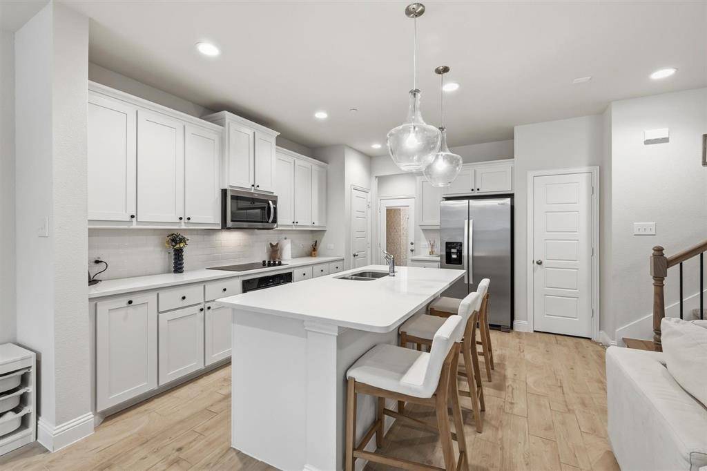 6132 Bursey Road, Watauga, TX 76148