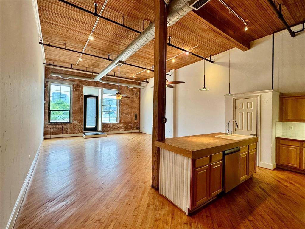 3026 Commerce Street #205, Dallas, TX 75226