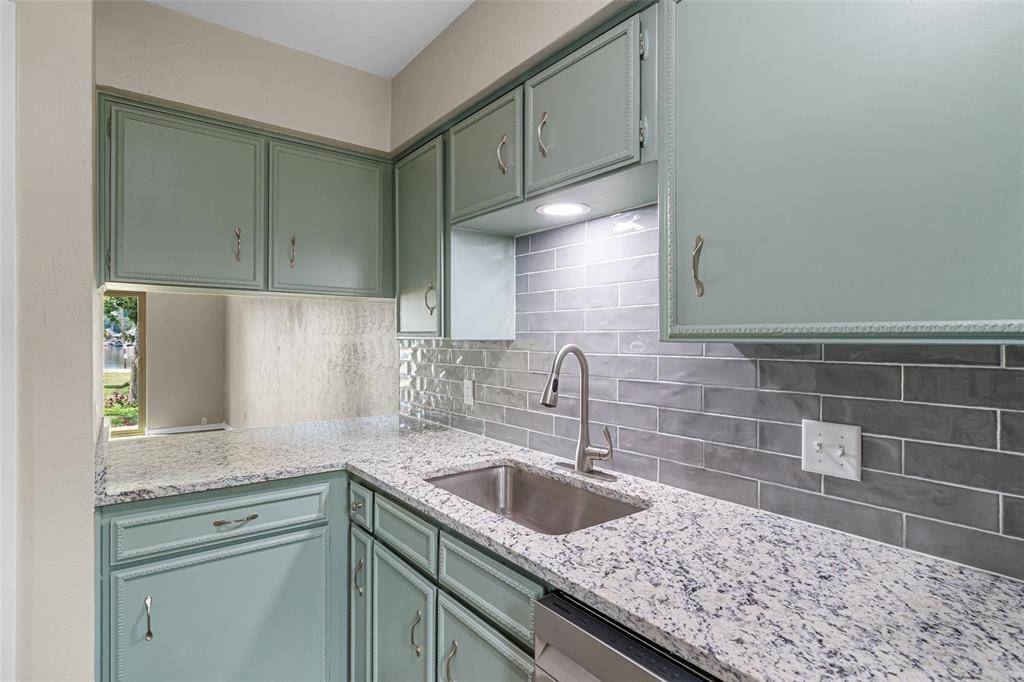 4314 Overlook Court, De Cordova, TX 76049