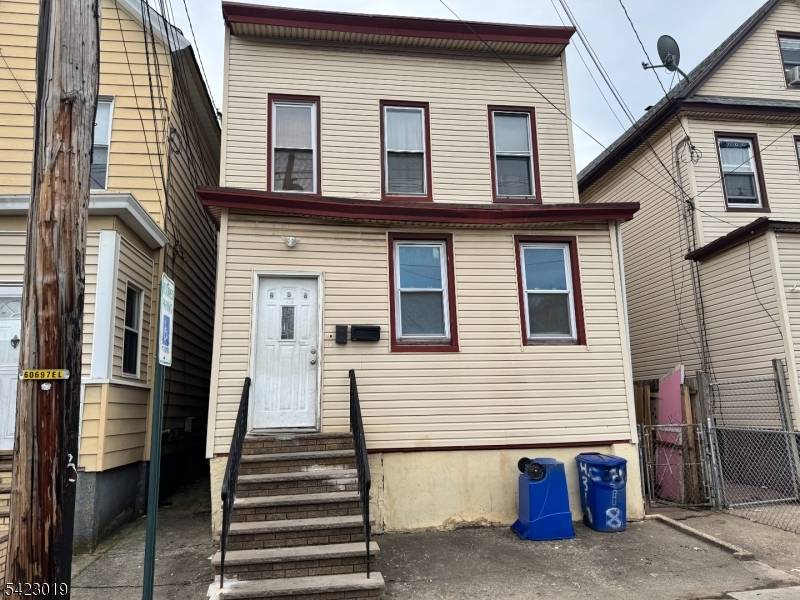 638 Franklin St, Elizabeth City, NJ 07206