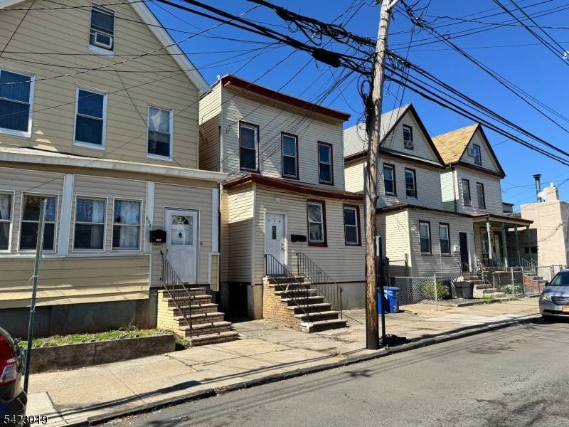 638 Franklin St, Elizabeth City, NJ 07206