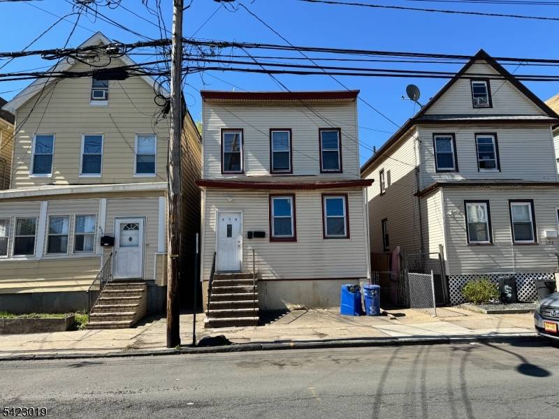 638 Franklin St, Elizabeth City, NJ 07206