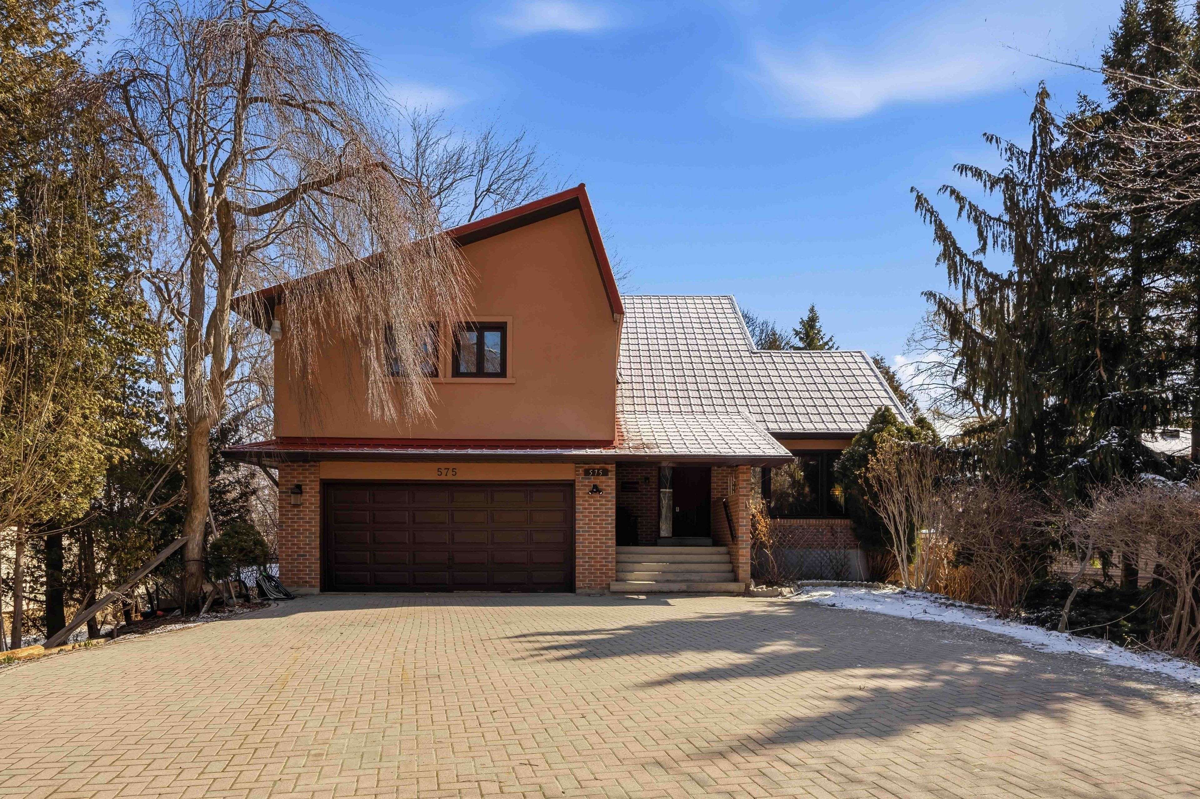 575 Park CRES, Pickering, ON L1W 2E1