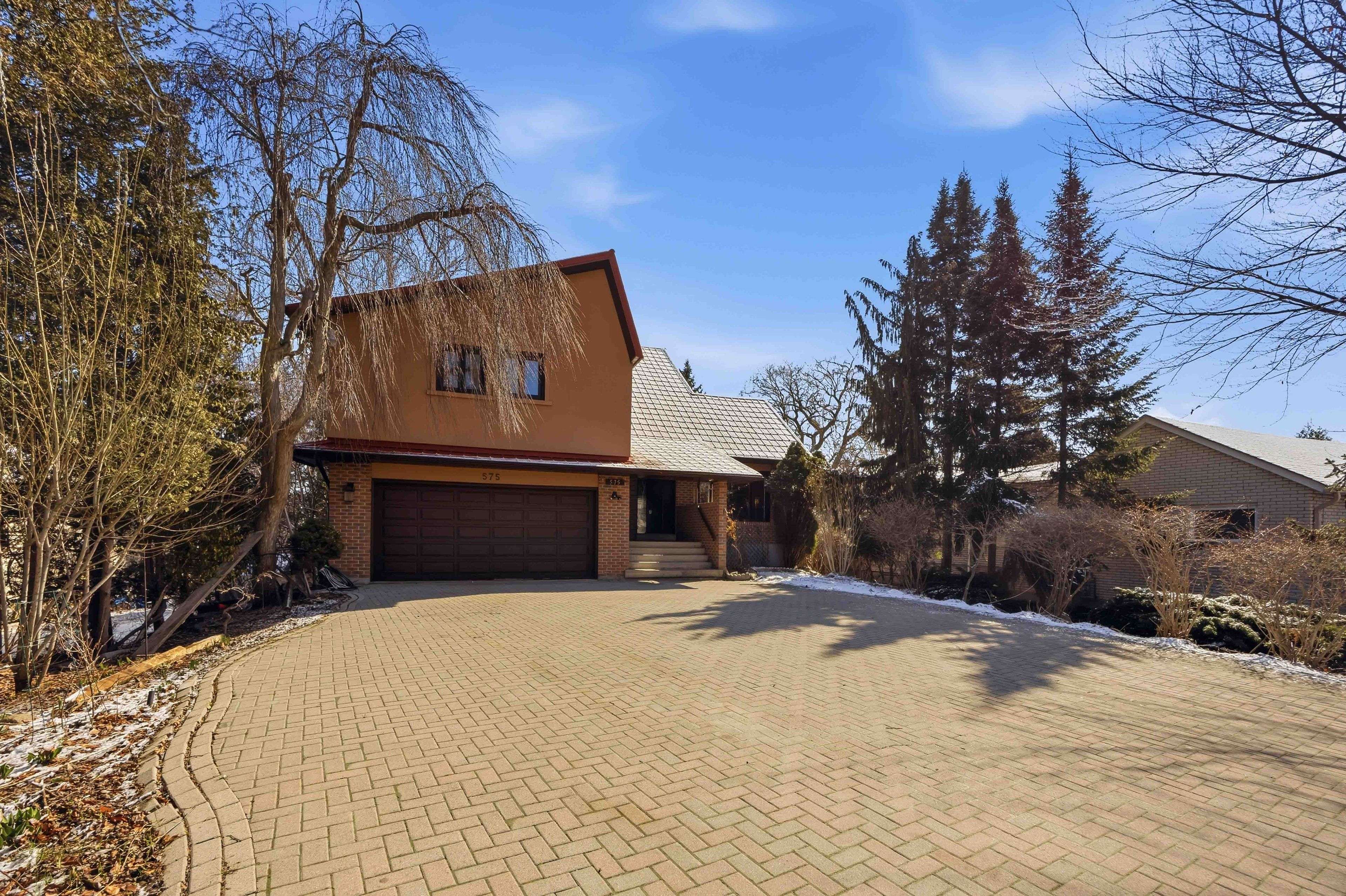 575 Park CRES, Pickering, ON L1W 2E1