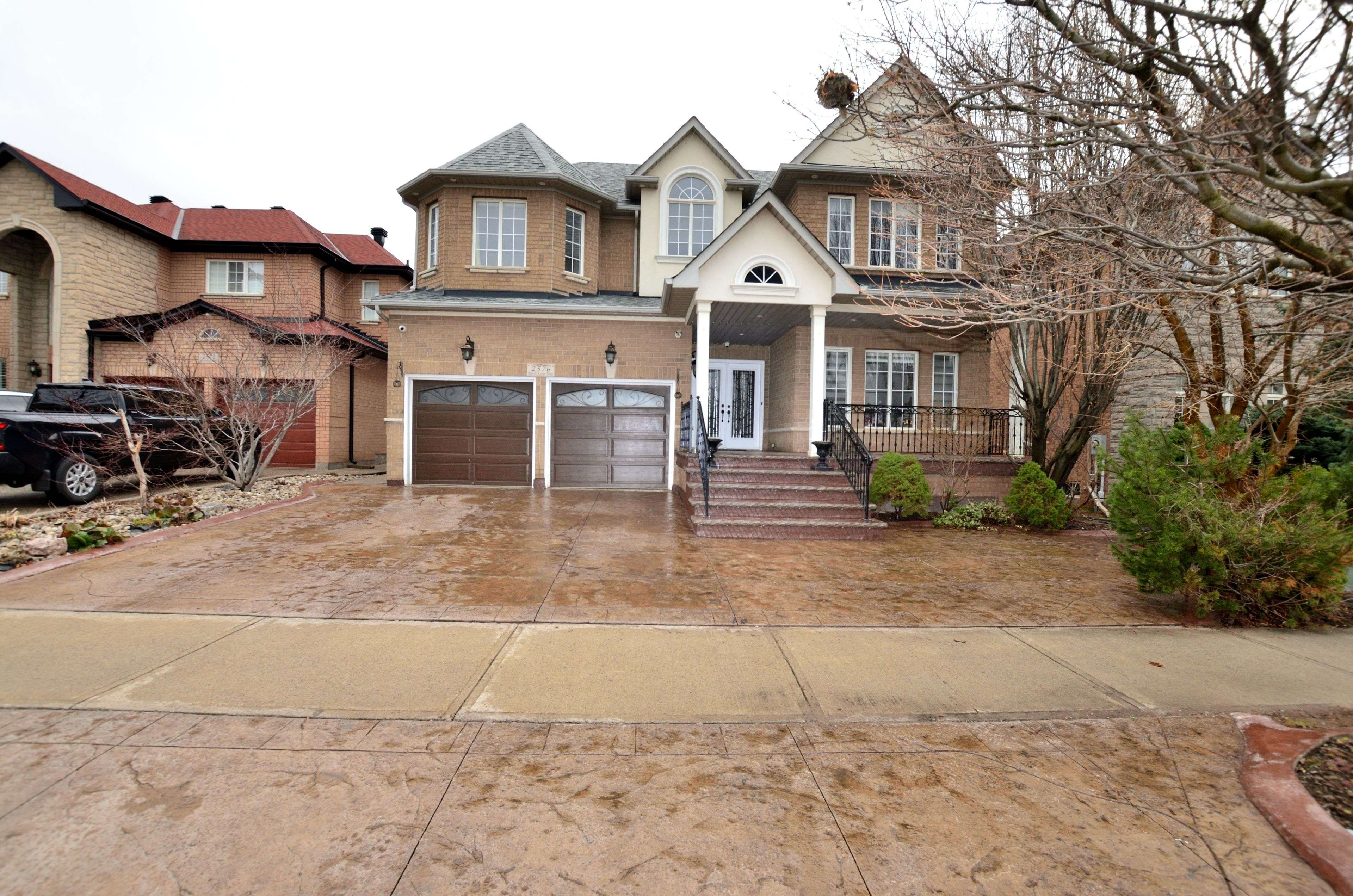 2576 North Ridge TRL, Oakville, ON L6H 7L5