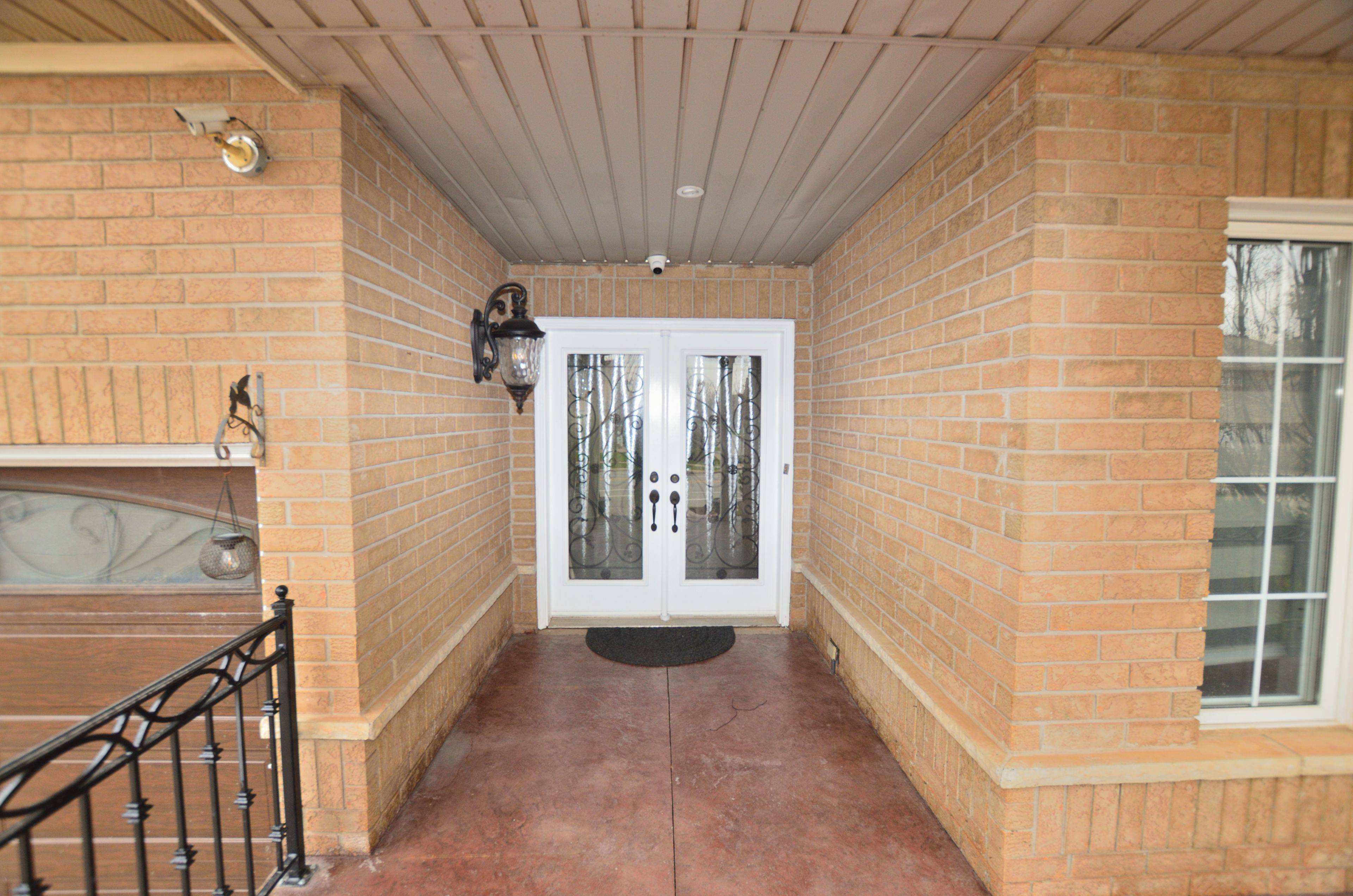 2576 North Ridge TRL, Oakville, ON L6H 7L5