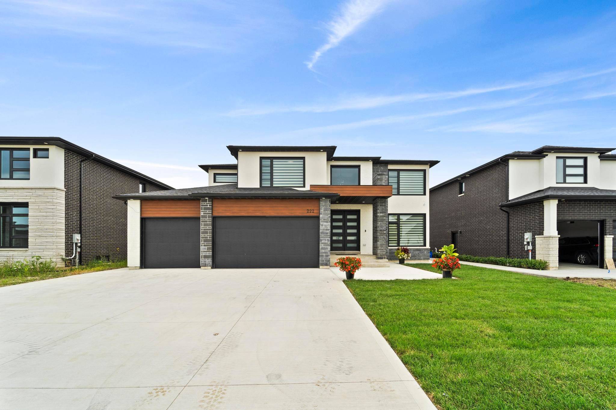 222 Cowan CT, Amherstburg, ON N9V 0G9