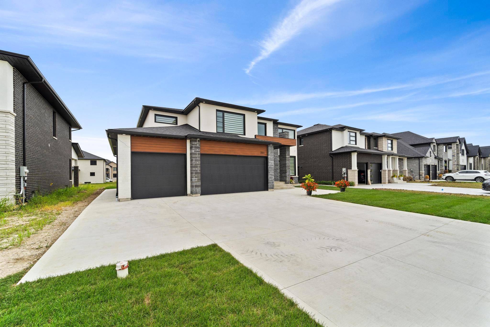 222 Cowan CT, Amherstburg, ON N9V 0G9