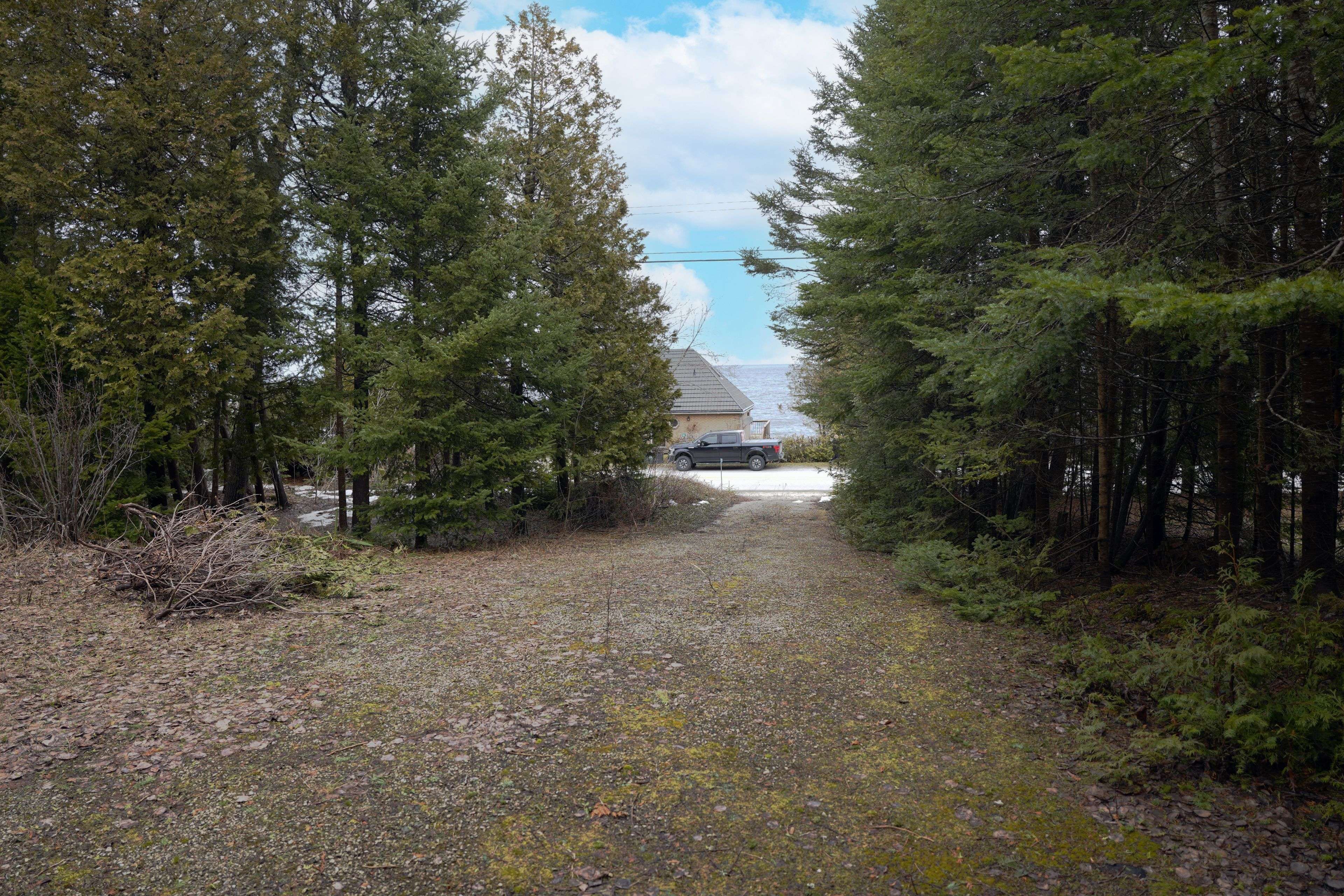 187 Isthmus Bay RD, Northern Bruce Peninsula, ON N0H 1W0