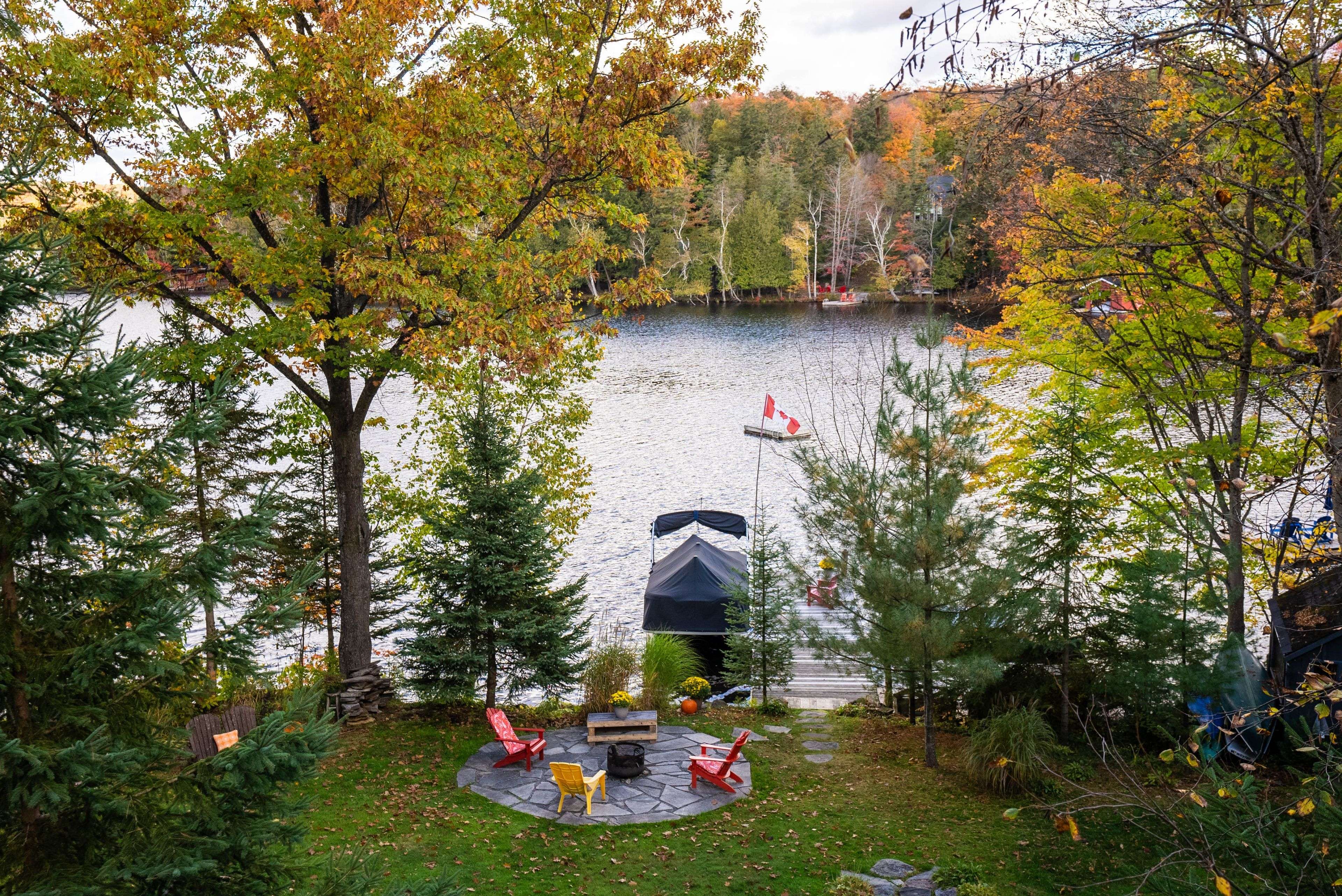 527 Harp Lake RD, Huntsville, ON P1H 2J6