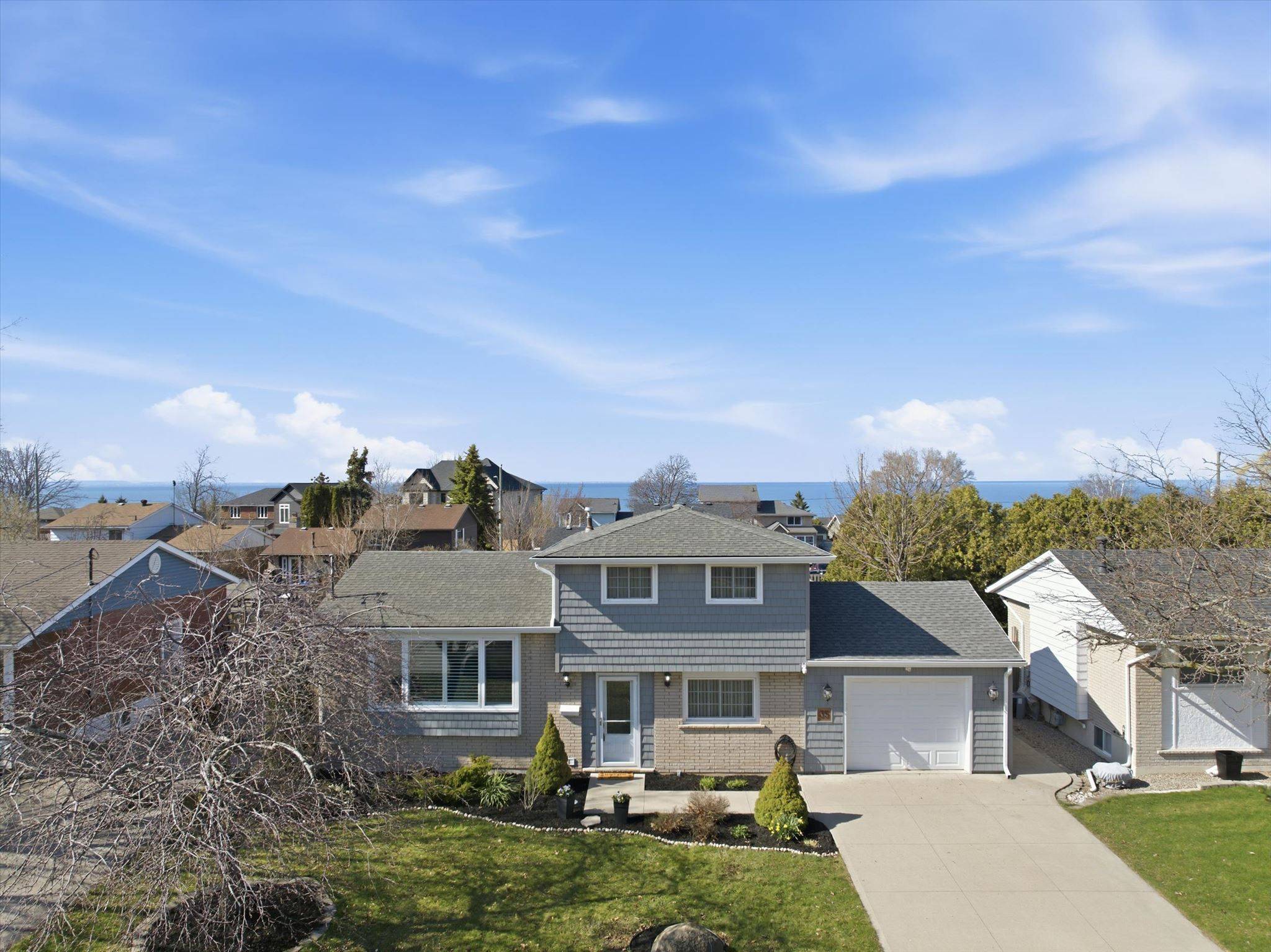 35 Viking DR, Grimsby, ON L3M 3V2