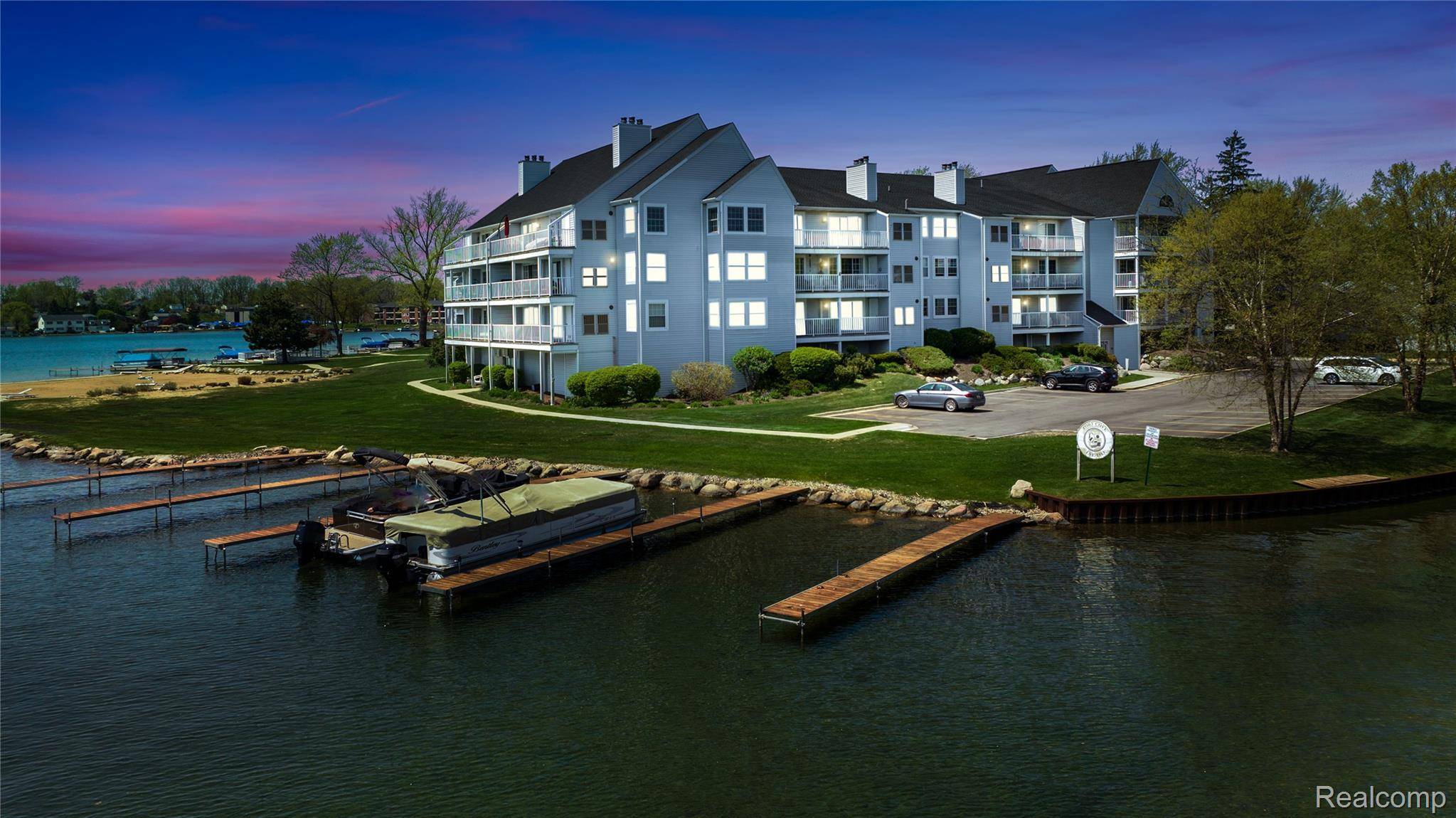 3565 Port Cove DR #69, Waterford Charter Township, MI 48328