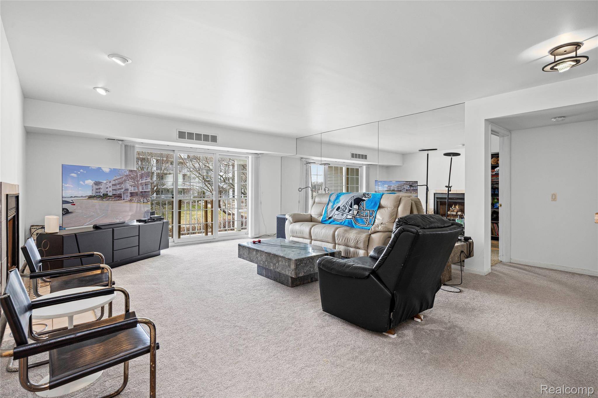 3565 Port Cove DR #69, Waterford Charter Township, MI 48328