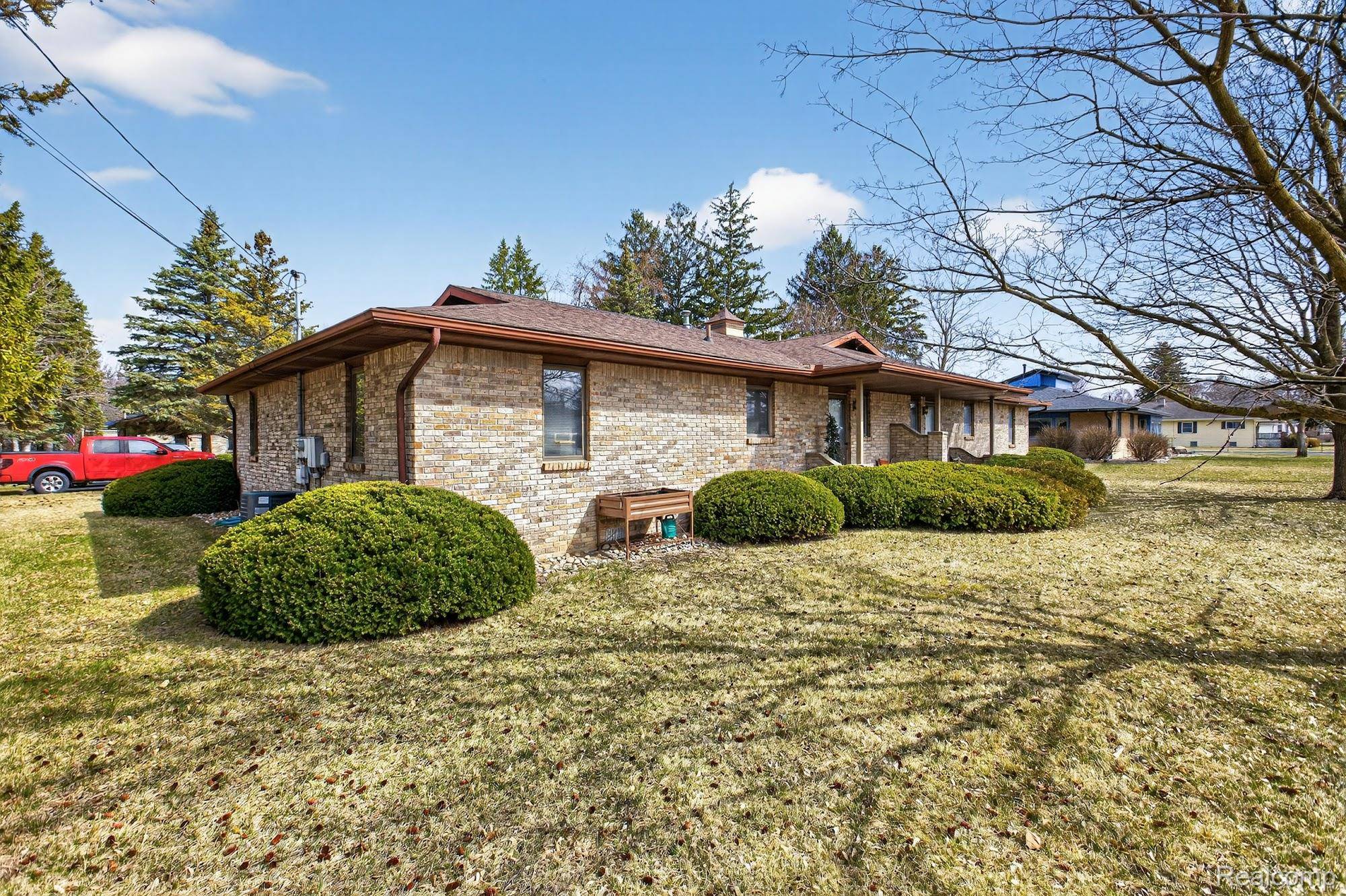 600 Thomas ST, Richland Township, MI 48626