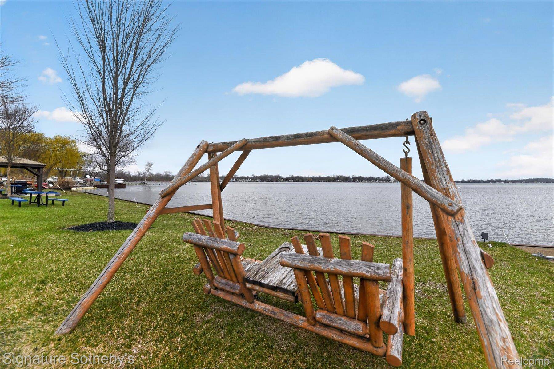 1155 S Lake DR #71, Novi, MI 48377