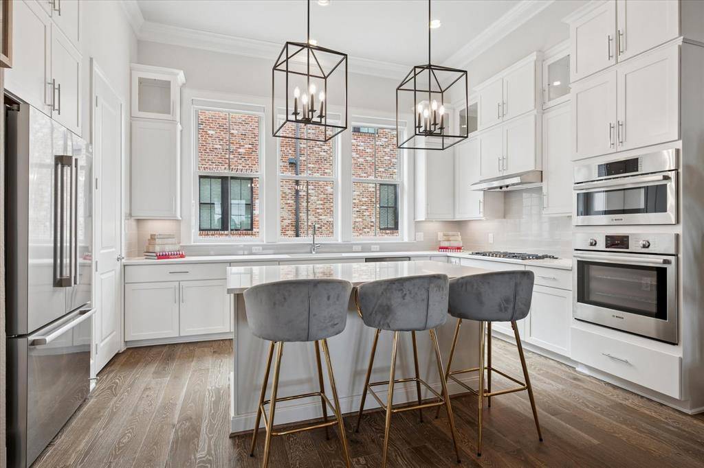 4122 Belt Line Road, Addison, TX 75001