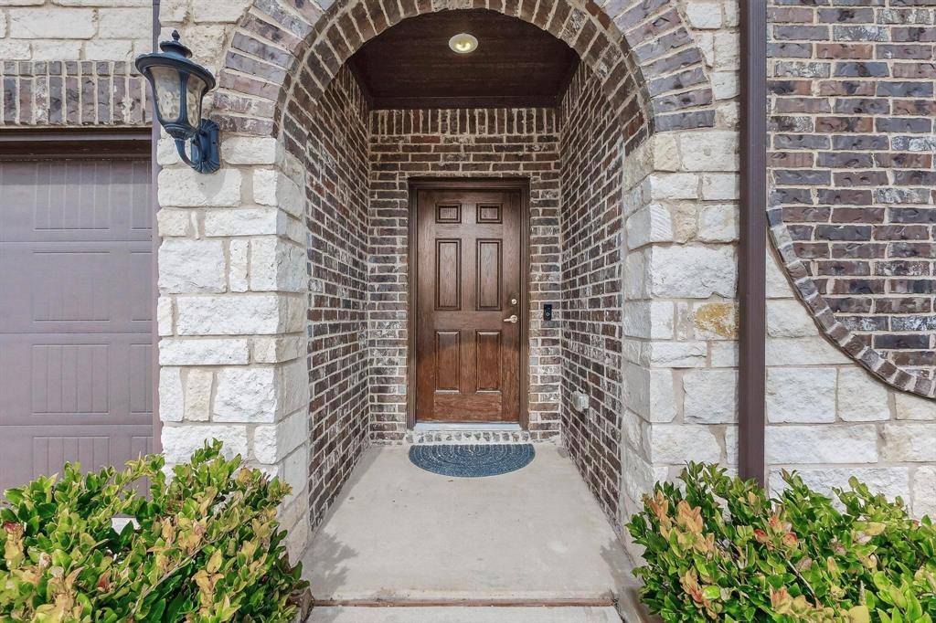 1261 Pleasant Knoll Trail, Aubrey, TX 76227