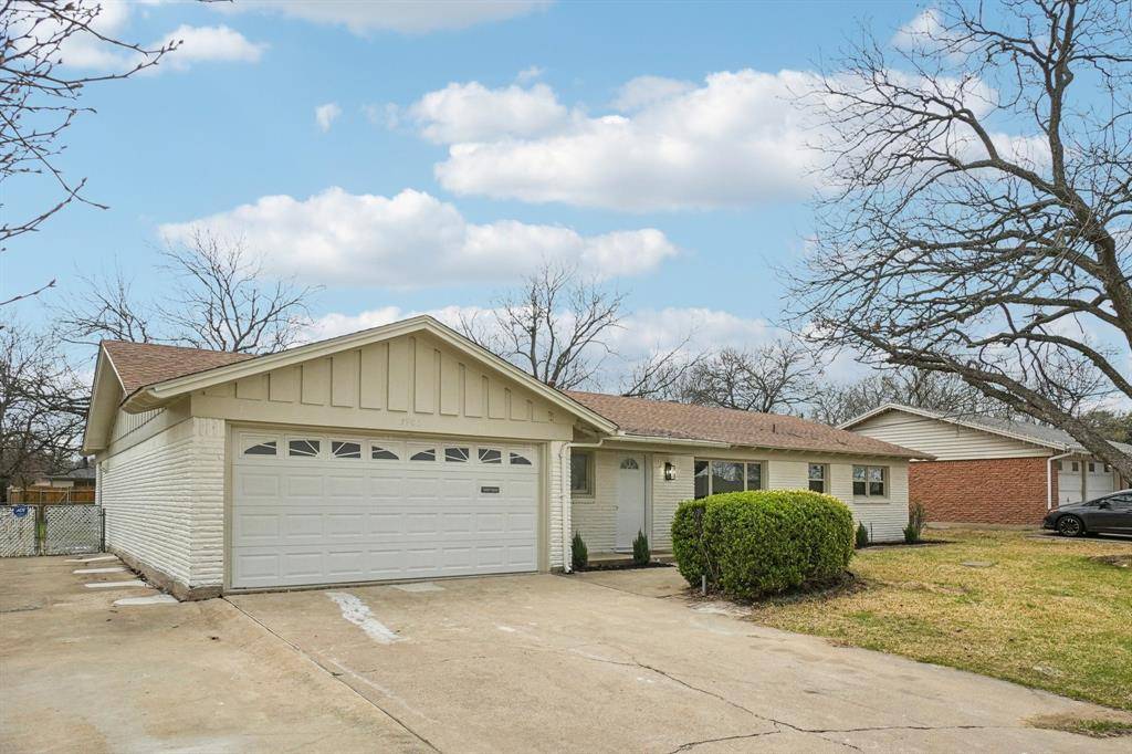 5905 Walraven Circle, Fort Worth, TX 76133