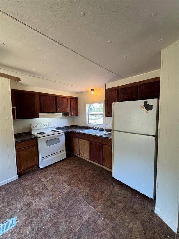 2014 Spring Court, Azle, TX 76020