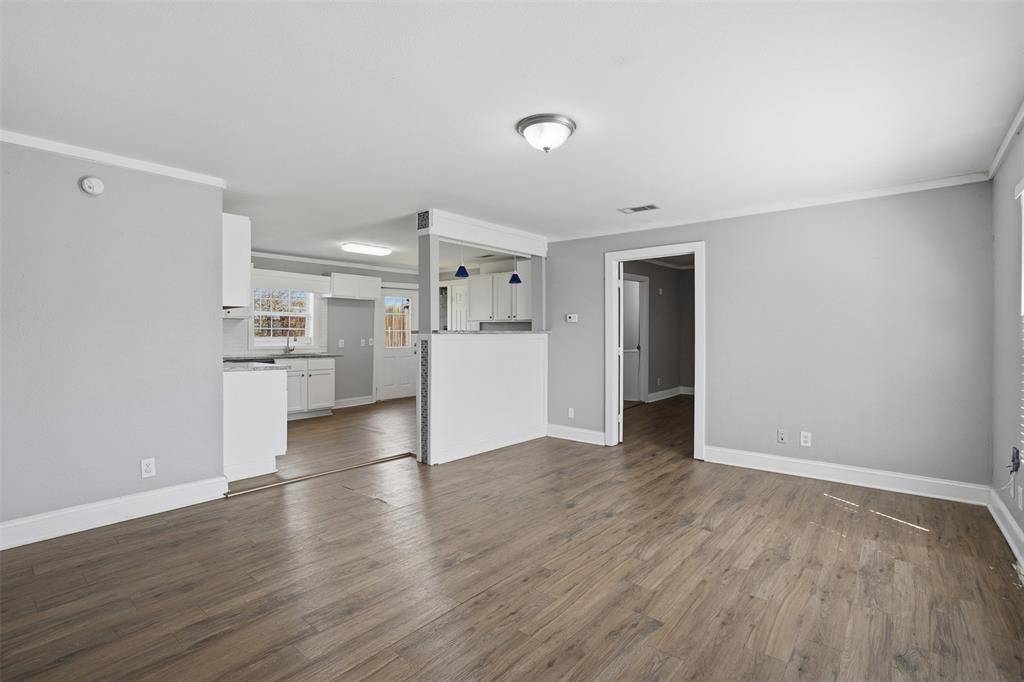 308 W Lamm Street, Blue Ridge, TX 75424