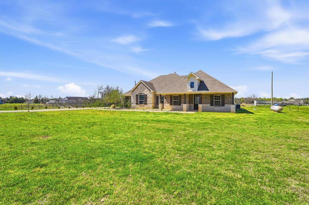 4870 County Road 1037, Celeste, TX 75423