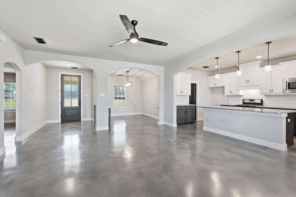 4870 County Road 1037, Celeste, TX 75423