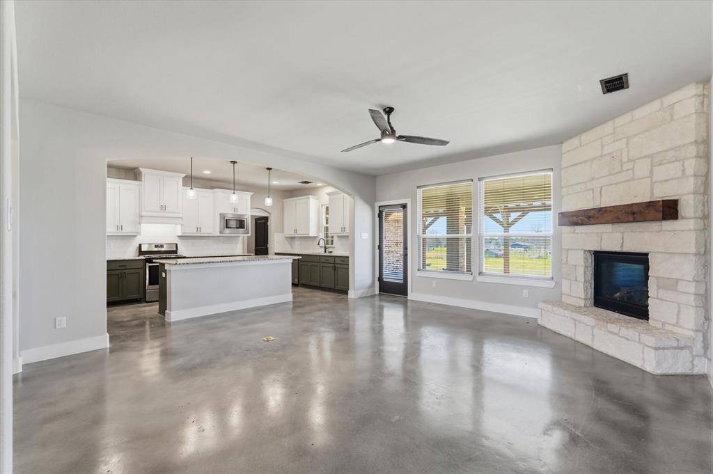 4870 County Road 1037, Celeste, TX 75423