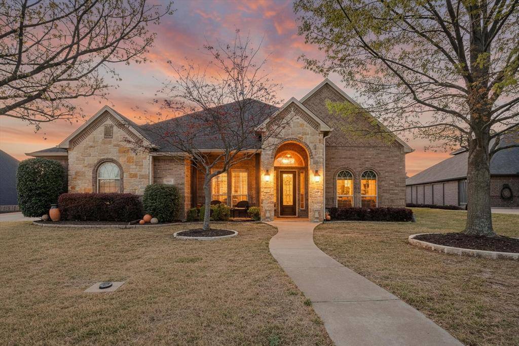 1103 Mckenzie Drive, Mansfield, TX 76063