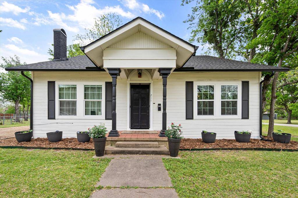 211 SW 4th Street, Kerens, TX 75144