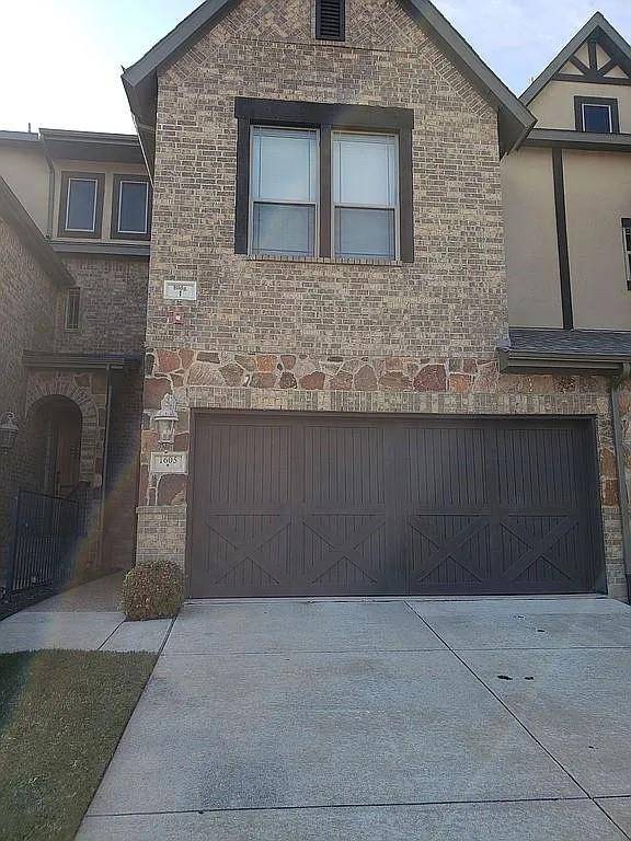 1605 Brook Glen Drive, Euless, TX 76039