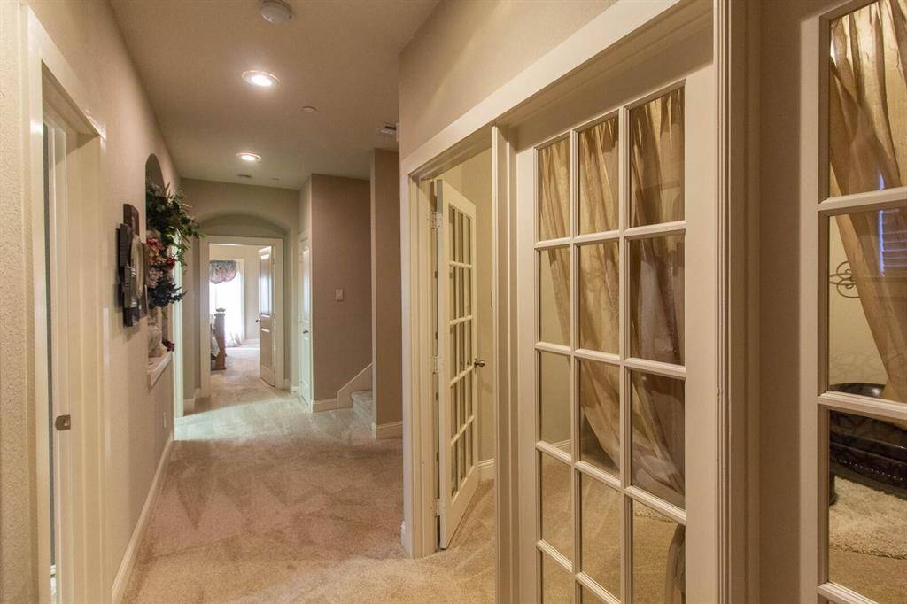 1605 Brook Glen Drive, Euless, TX 76039