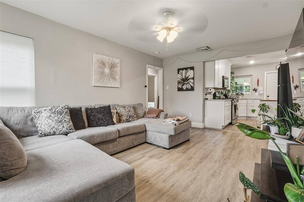 1918 Melbourne Avenue, Dallas, TX 75224