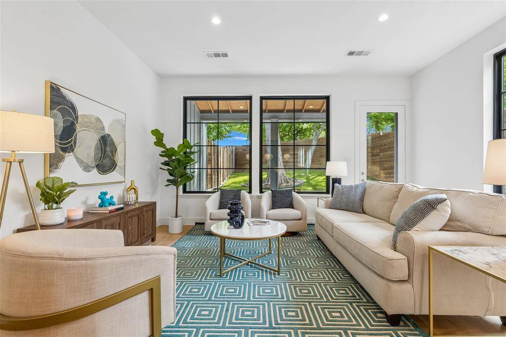 1228 Haines Avenue, Dallas, TX 75208