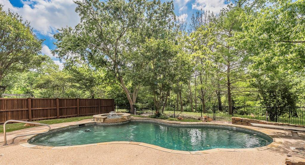 18512 Highland Creek Lane, Dallas, TX 75252