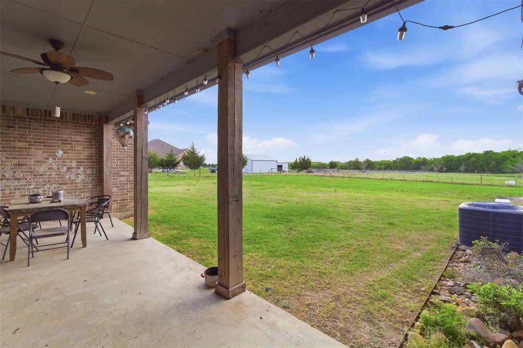 4299 County Road 1098, Celeste, TX 75423