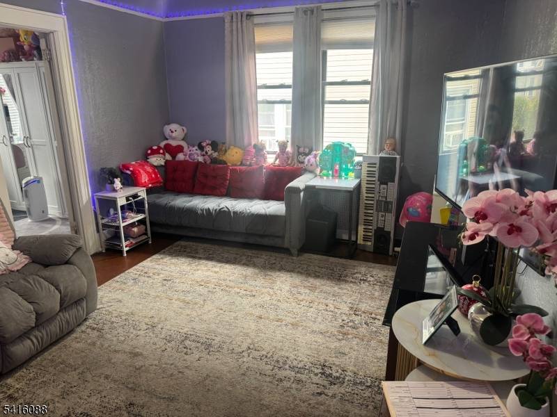 16 Roosevelt Ave, Dumont Boro, NJ 07628