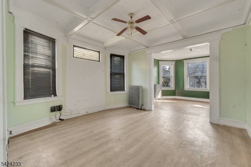 189-191 Scheerer Ave, Newark City, NJ 07112