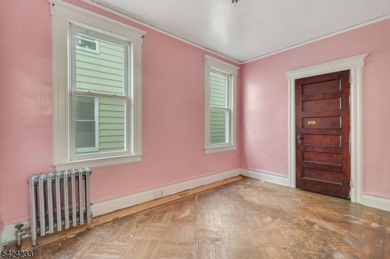 189-191 Scheerer Ave, Newark City, NJ 07112