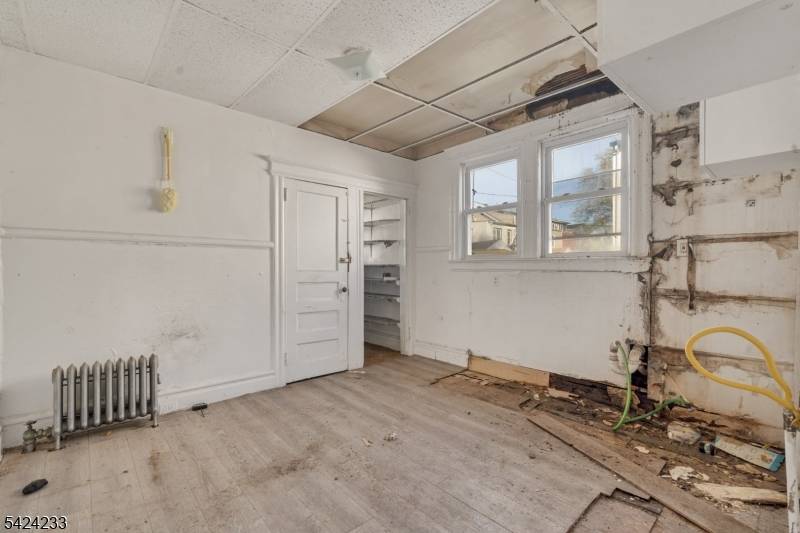 189-191 Scheerer Ave, Newark City, NJ 07112