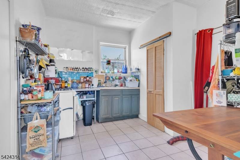 61 Victoria Ave, Newark City, NJ 07104