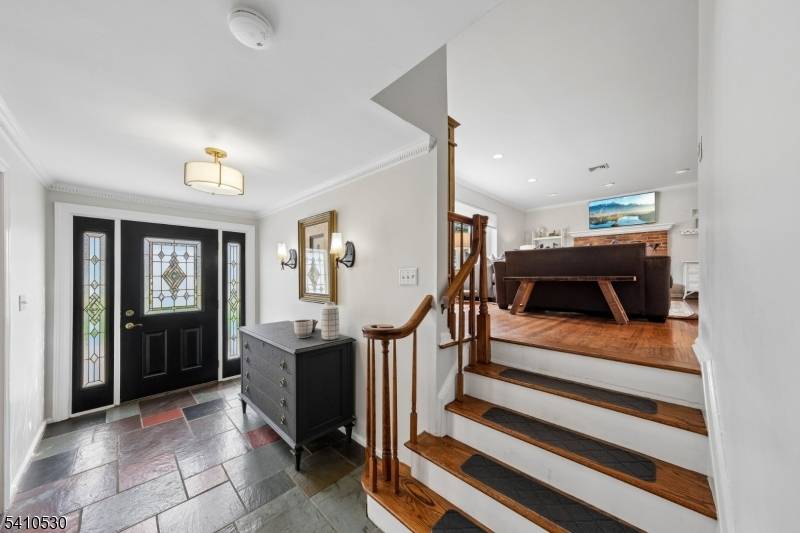 24 Regent Pl, Berkeley Heights Twp., NJ 07922