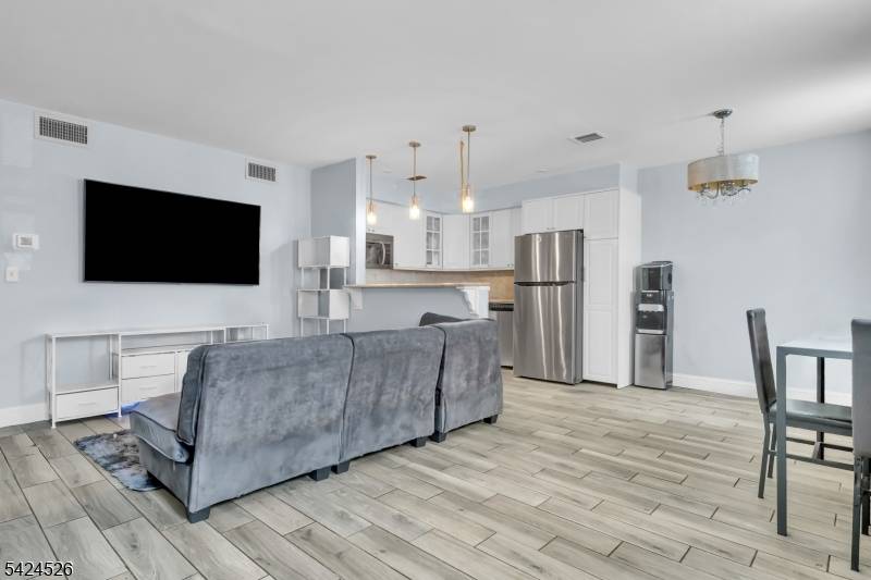 1003 Unicorn Way #H1, Clifton City, NJ 07011