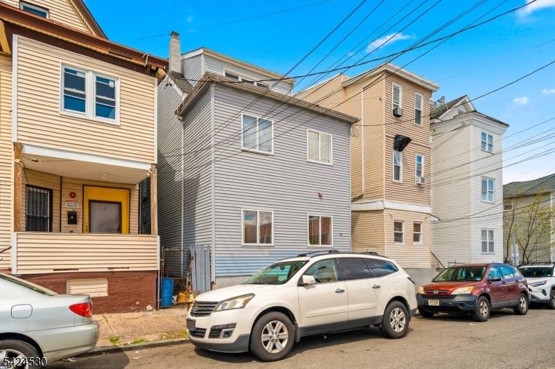 80 Pennington St, Paterson City, NJ 07501