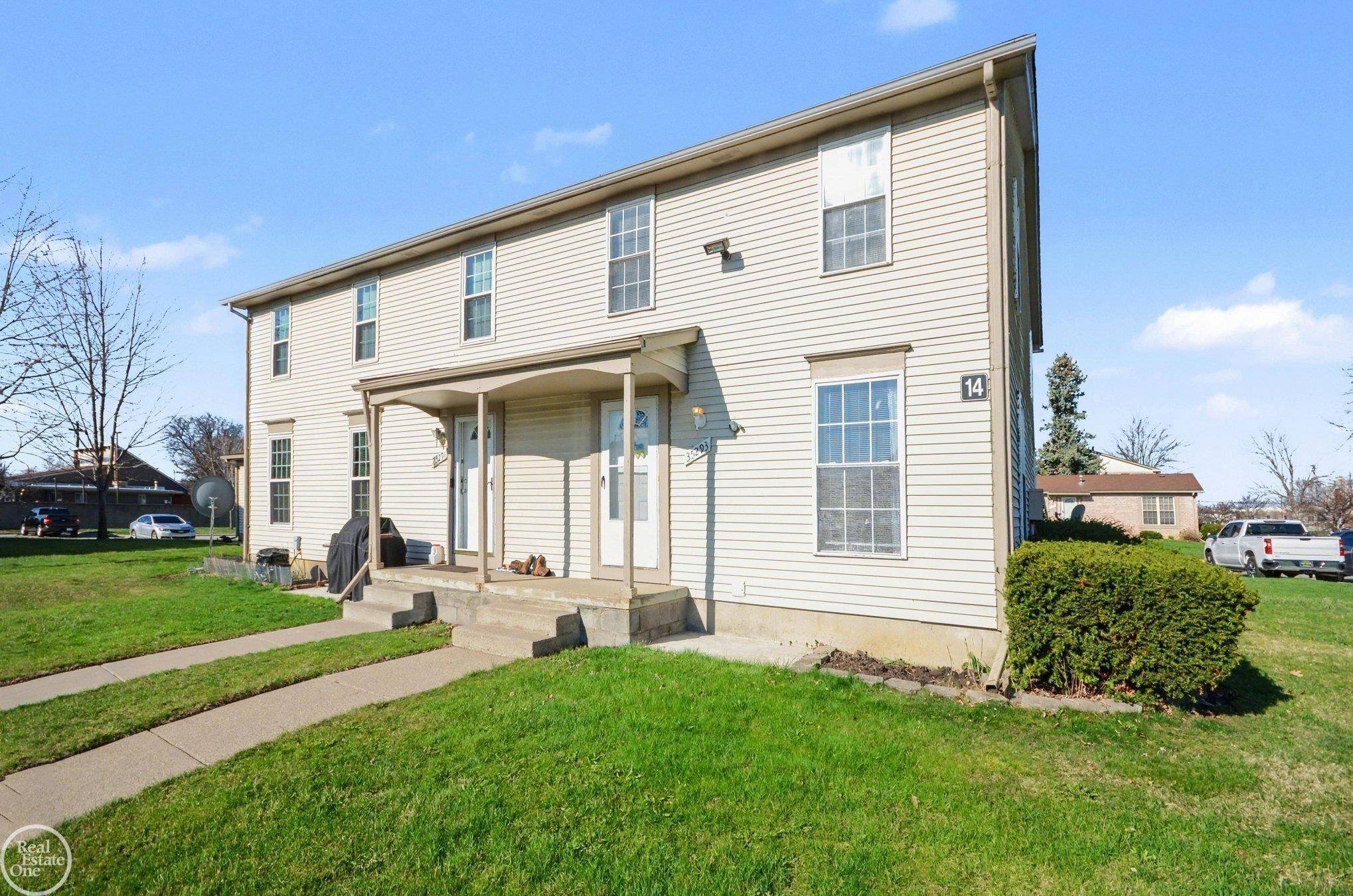 35293 TERRYBROOK DR, Sterling Heights, MI 48312