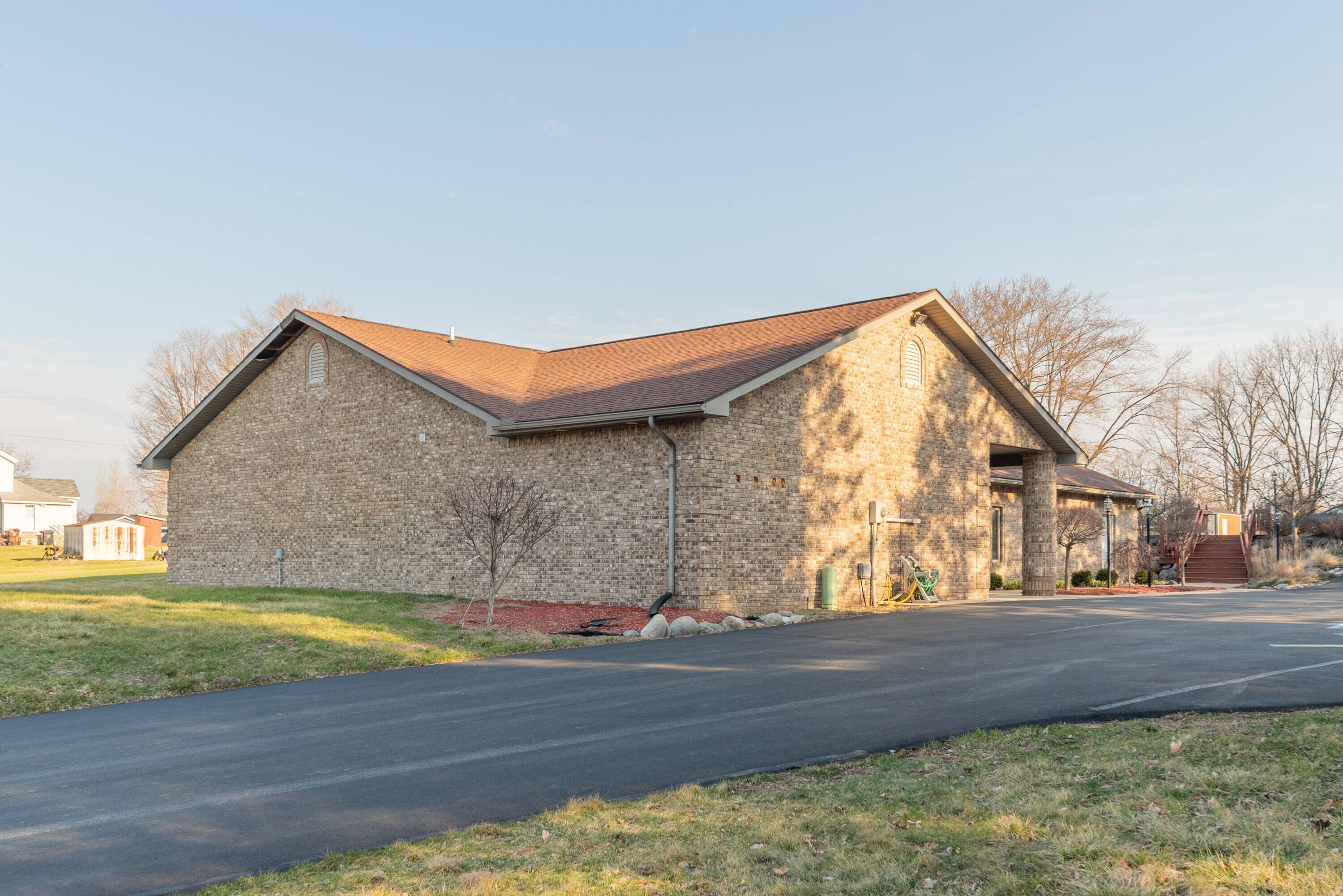 15800 Graves RD, Unadilla Twp, MI 48169