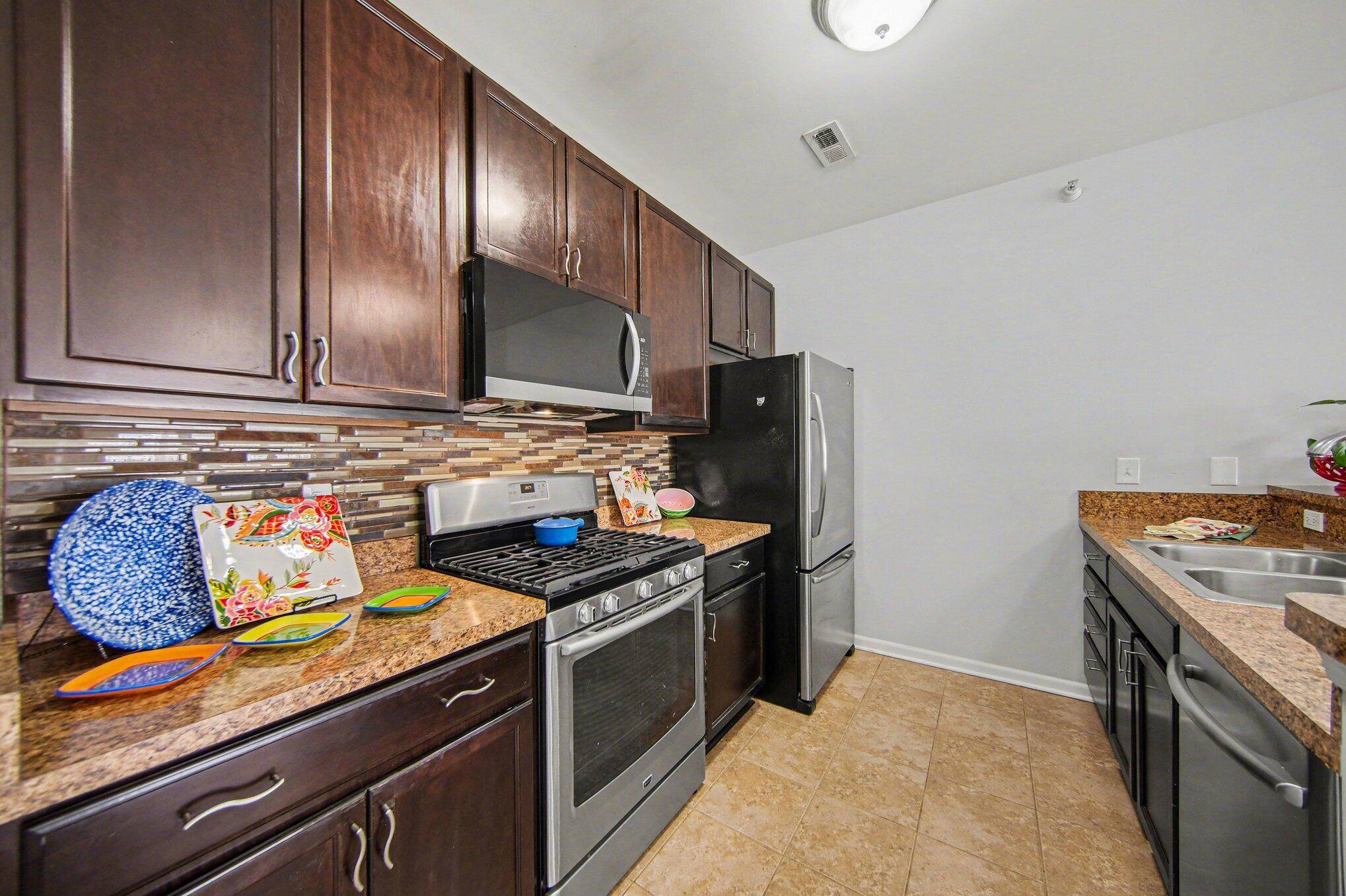 1016 W Summerfield Glen CIR #87, Scio Twp, MI 48103